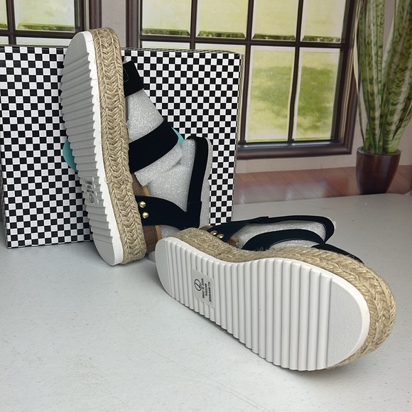 SODA Bruce Style Black Ankle Banded Flats - Picture 3 of 4